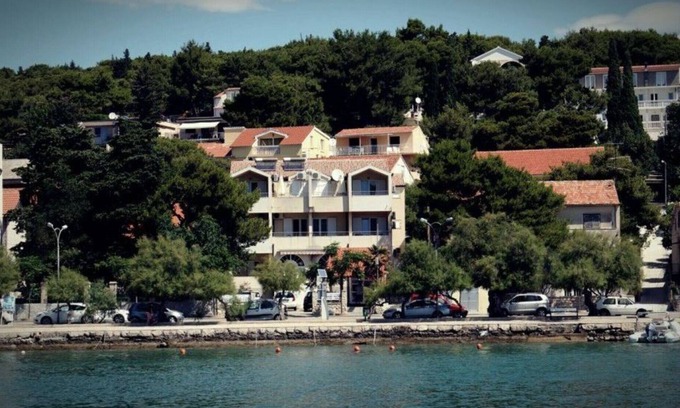 Tijesno Apartment | Apartment house Kosirina-Tisno