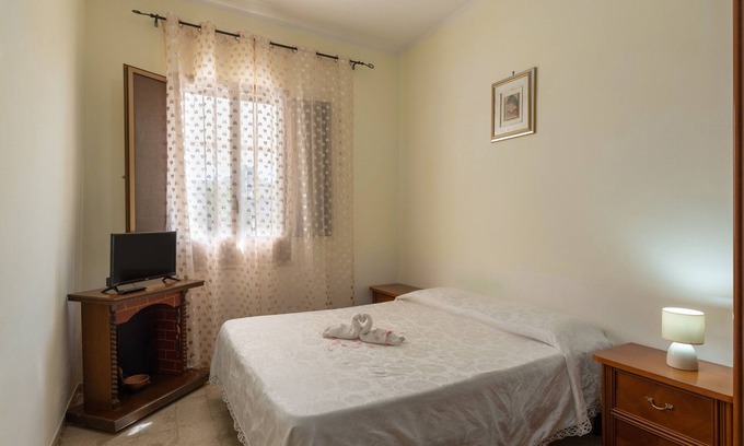 Custonaci Apartment | Apartment 'Il Gelsomino' with Terrace, BBQ & Wi-Fi