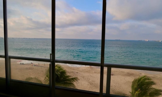 Salinas Apartment | APARTMENT IN FRONT OF THE BEACH