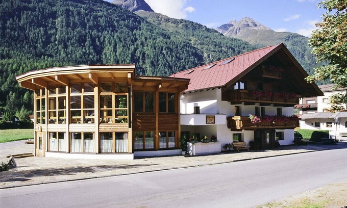 Huben Apartment | Apartment in Huben near Ski Slopes