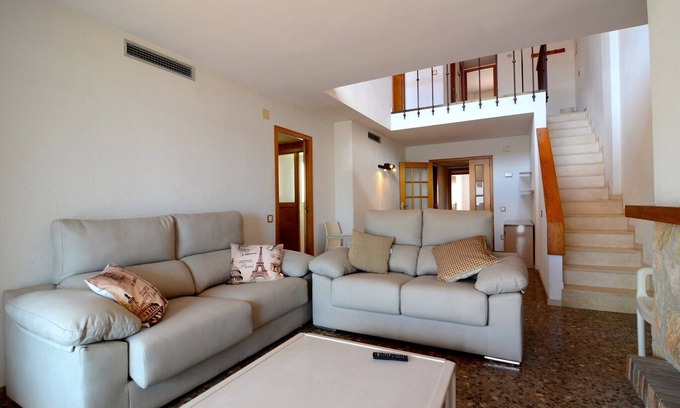 Pedrinya Apartment | Apartment in L'Escala near Montgrí Reserve