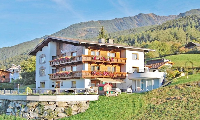 Arzl im Piztal Apartment | Apartment in Pitztal with Mountain Views
