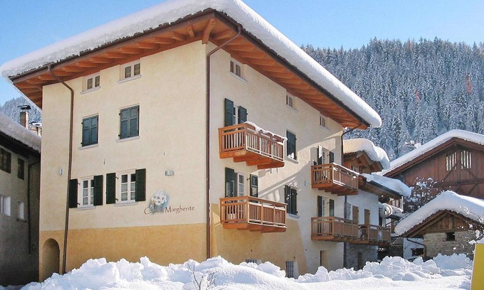 Pellizzano Apartment | Apartment in Pellizzano near Shopping