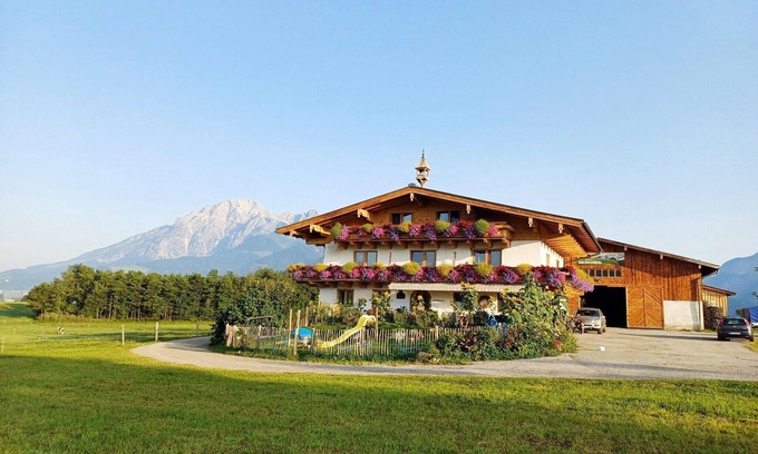 Saalfelden am Steinernen Meer Apartment | Apartment in Saalfelden near Ski Slopes