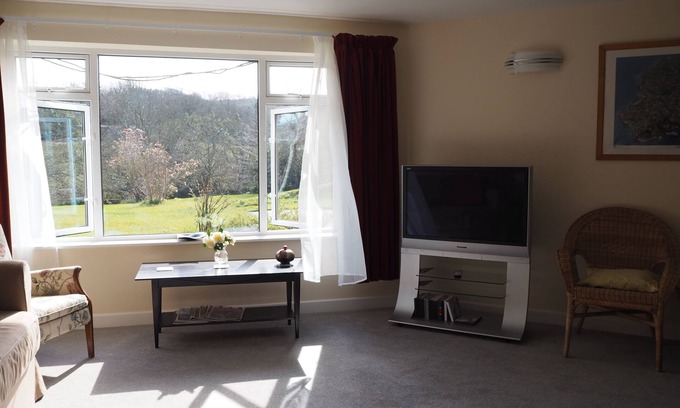 Truro Apartment | Apartment in superb quiet location close to Truro to visit The Hall for Cornwall