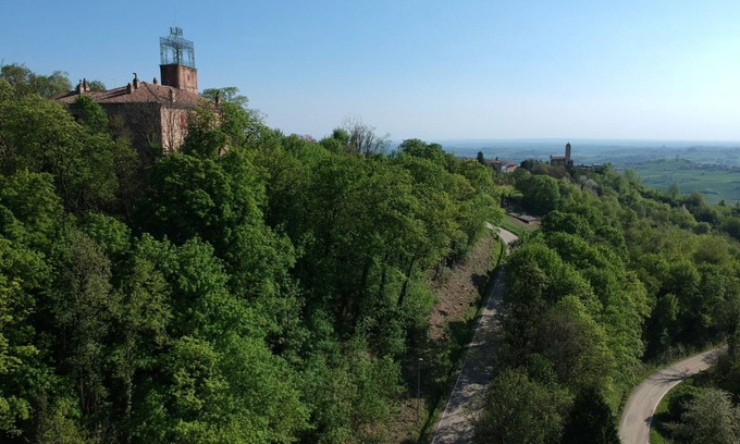 Robella Apartment | Apartment in the Castle of Robella on the green hills of Monferrato.