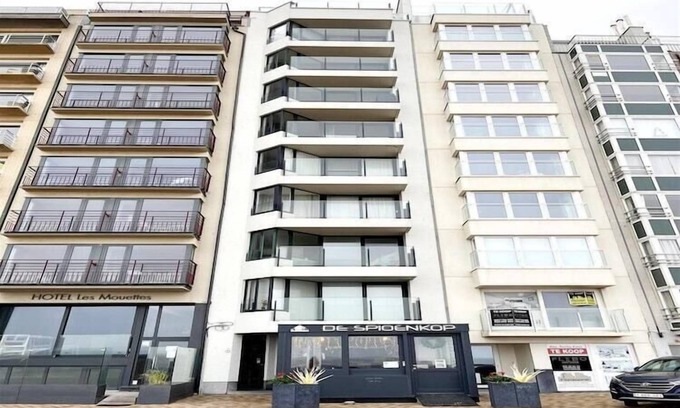 Wenduine Apartment | Apartment in Wenduine with Stunning Sea Views