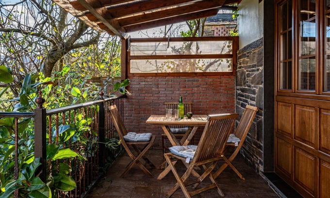Vegadeo Apartment | Apartment 'J De Alborada Del Eo' with Mountain View, Private Terrace and Wi-Fi