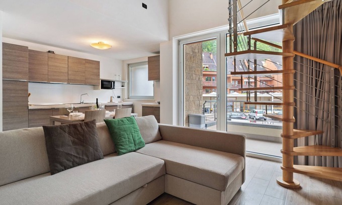 Ponte Arche Apartment | Apartment 'Jubilant' with Mountain View, Balcony and Air Conditioning