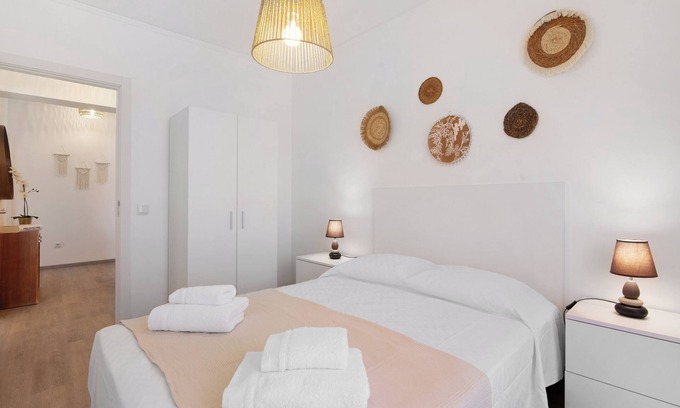 Faro Apartment | Apartment 'Justo's House' with Balcony and Wi-Fi