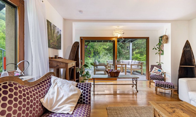Bad Urach Apartment | Apartment 'Kiwi Retreat' with Private Terrace and Wi-Fi