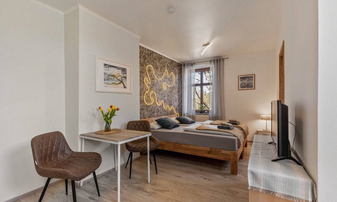Klosterheide Apartment | Apartment 'Kleine Mit Garten' with Shared Terrace, Shared Garden and Wi-Fi
