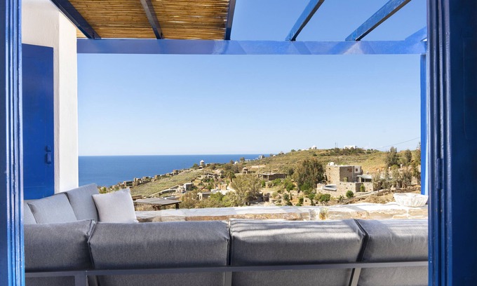 Koundouros Apartment | Apartment 'Konstantinos and Eleni's' with Sea View, Wi-Fi and Air Conditioning