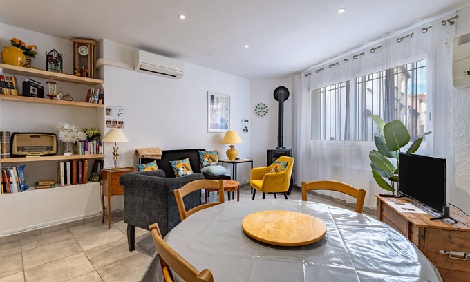 Le Boulou Apartment | Apartment 'L'Oreneta, Le Boulou, Idéal Curiste' with Wi-Fi and Air Conditioning