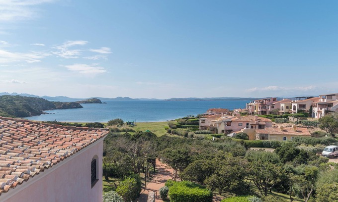 Capo Ferro Apartment | Apartment "La Terrazza sul Mare" Near the Beach with Sea View, A/C & Terrace