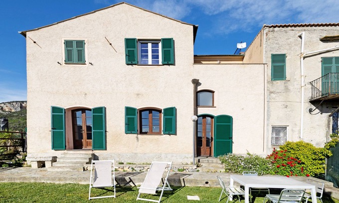 Finale Ligure Apartment | Apartment 'Le Case Del Sole - Il Rustico' with Sea View, Wi-Fi and Air Conditioning