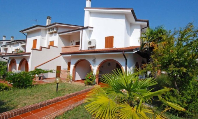 Eraclea Mare Apartment | Apartment Lecci by Interhome