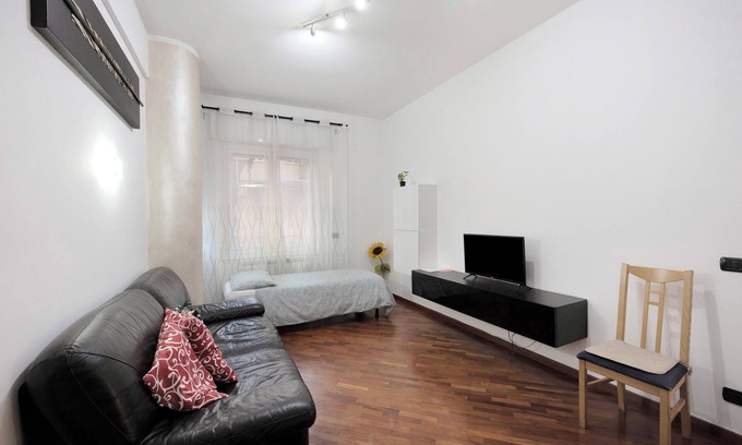 Sestri Ponente Apartment | Apartment 'Leo Genova Aeroporto' with Wi-Fi