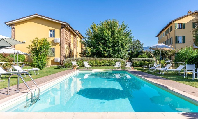 Lucca Apartment | Apartment "Light Bleu" with pool, Villa Gabriella