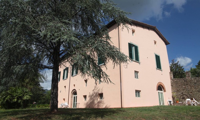Pescaglia Apartment | Apartment Luisa, private entrance, Villa Torre degli Onesti - 1 of 11 Apartments