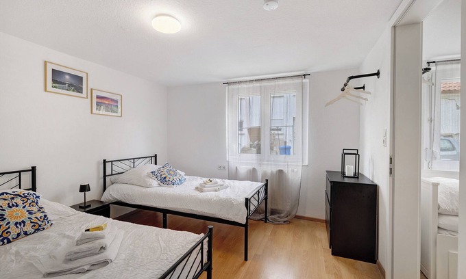 Schlatt Apartment | Apartment 'M B Homes Schlatt' with Lake View, Shared Terrace and Wi-Fi