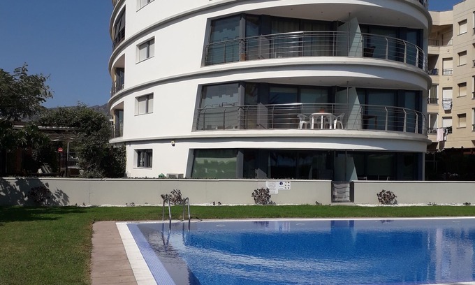 Santa Margarida Apartment | Apartment Marina Park 1ere ligne de mer piscine