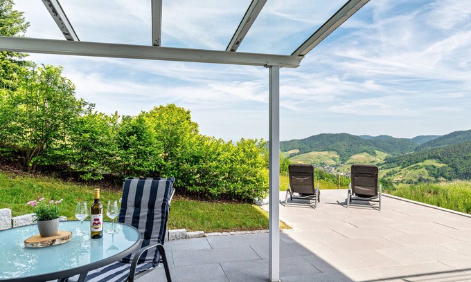 Neusatzeck Apartment | Apartment "Merzel's Schöne Aussicht" with Mountain View, Garden & Wi-Fi
