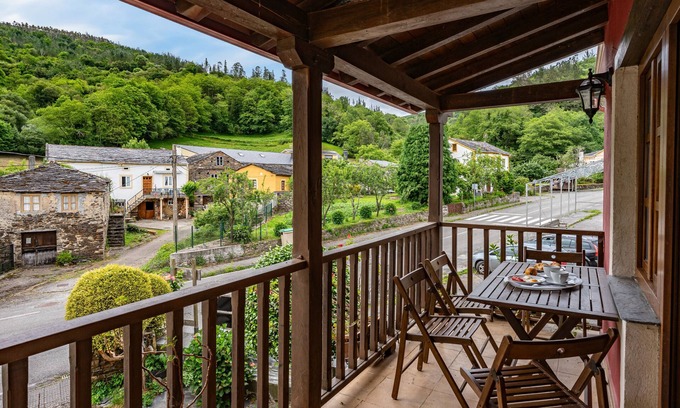 Boal Apartment | Apartment 'Mira' with Mountain View, Private Terrace and Wi-Fi