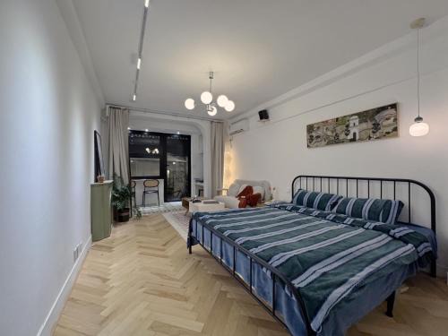 Jing'an Apartment | Apartment Near Nanjing Road/Jing'an Temple/Renmin Plaza