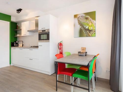 Offingawier Apartment | Apartment near Sneekermeer with Marina Access, cleaning included