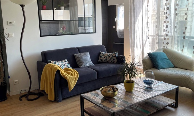 Laval Apartment | Apartment near train station and town center