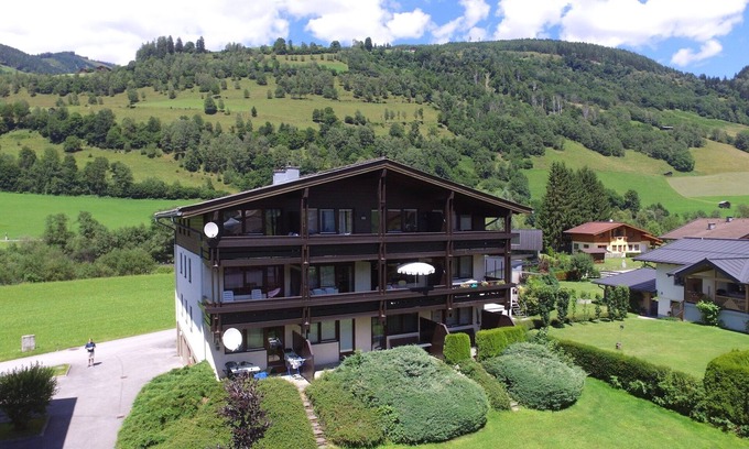 Niedernsill Apartment | Apartment Niedernsill near Ski Slopes