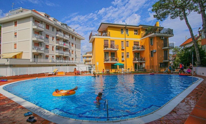 Eraclea Mare Apartment | Apartment no.9 facing pine forest pool condominium Elite with pool wi-fi
