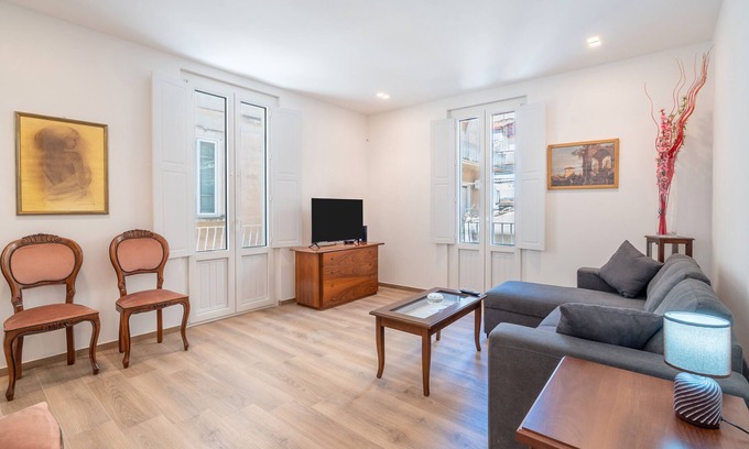 Ragusa Apartment | Apartment 'Ognissanti' with Private Terrace, Wi-Fi and Air Conditioning