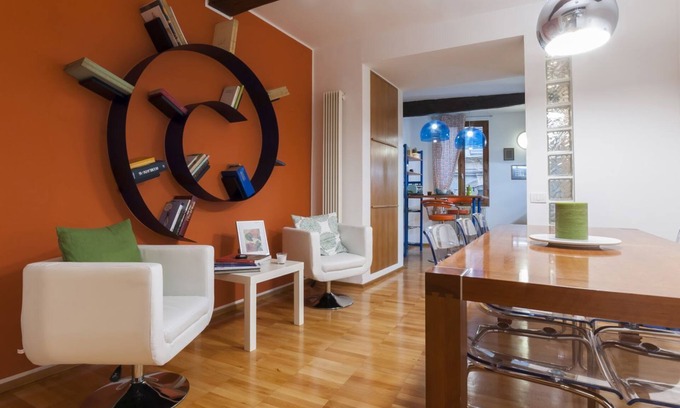 Sant' Ambrogio Apartment | Apartment on the first floor completely refurbished in a contemporary style.