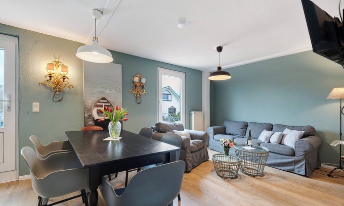 Kronsgaard Apartment | Apartment 'Ostseeblick Fewo 10-' with Private Terrace and Wi-Fi