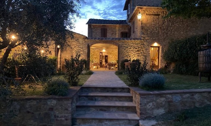 Montefollonico Apartment | Apartment 'Podere La Paolina Cottage' with Mountain View, Private Terrace and Wi-Fi