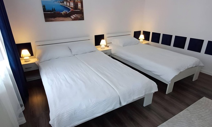Gera Apartment | Apartment 'Poli' with Shared Terrace and Wi-Fi
