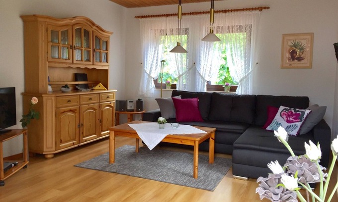 Elmstein Apartment | Apartment-Private Bathroom-Balcony-Ferienwohnung 3 im OG