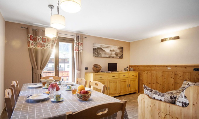 Cogne Apartment | Apartment 'Punta Ceresole 4061 Maison Gerard' with Mountain View, Shared Garden and Wi-Fi