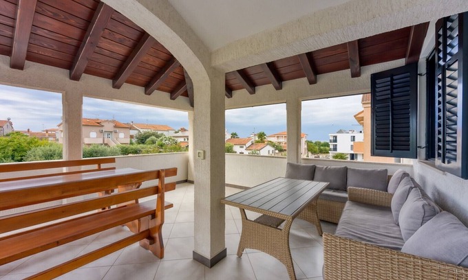 Mali Maj Apartment | Apartment Punta V with Balcony and Sea View