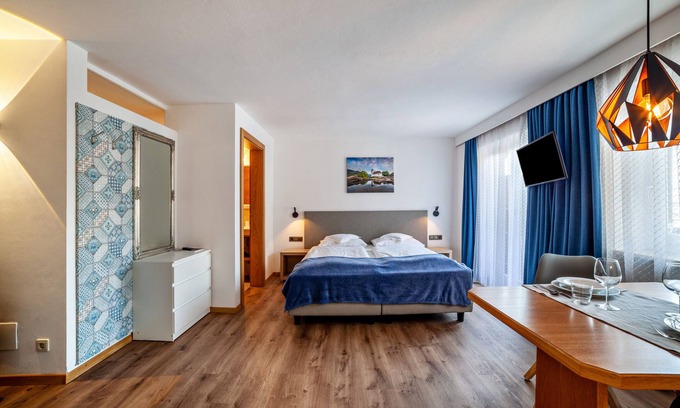 Tesimo Apartment | Apartment 'Residence Alpina Mono Nr 5' with Mountain View, Shared Pool and Wi-Fi
