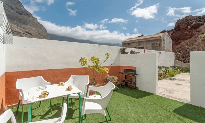 Las Puntas Apartment | Apartment 'Rosi- 2' with Mountain View, Wi-Fi and Air Conditioning