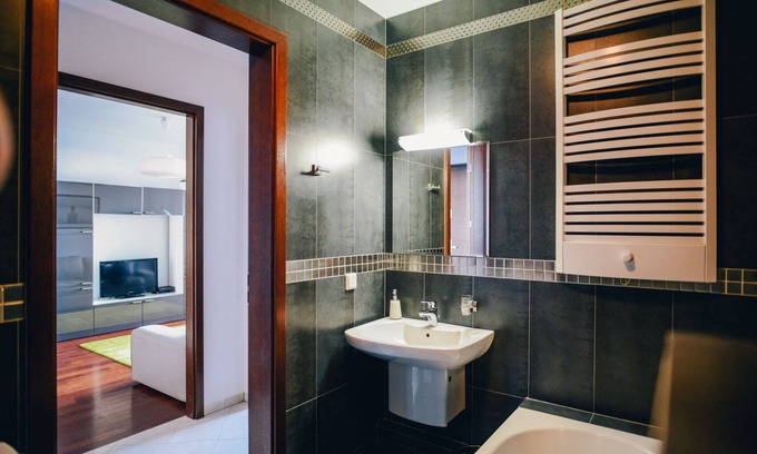 Srodmiescie Apartment | Apartment Sea Towers I with loggia and sea view