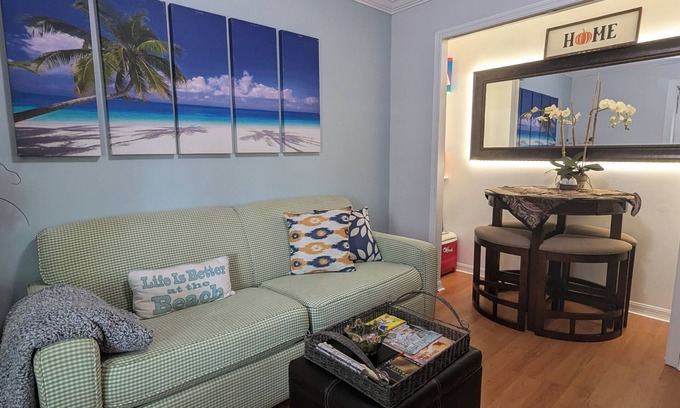 Port Saint Lucie Apartment | Apartment secluded nWi-Fi & Parking Free Private Patio Pet-Friendly