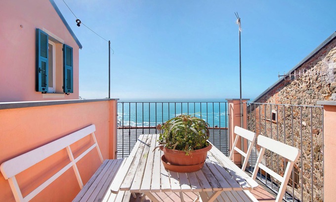 Bonassola Apartment | Apartment "Serra Trilocale" close to the Sea with Private Terrace