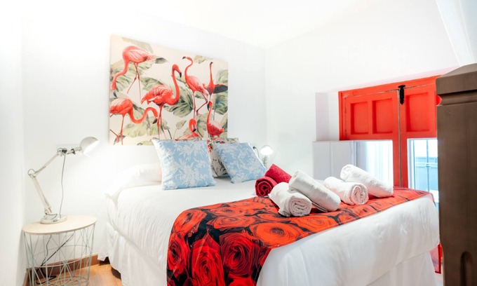 Encarnacion-Regina Apartment | Apartment 'Sevilla Center Duplex' with Shared Garden, Wi-Fi and Air Conditioning