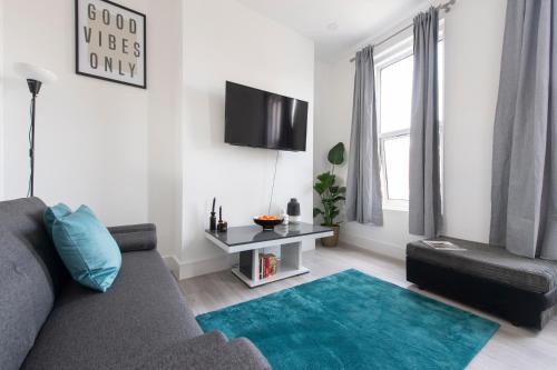 Stratford and New Town Apartment | Apartment - Stay 6 - Parking - PetsOK - Stratford