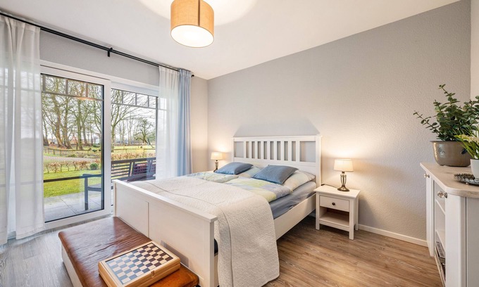 Leck Apartment | Apartment 'Steensen' with Private Terrace, Private Garden and Wi-Fi