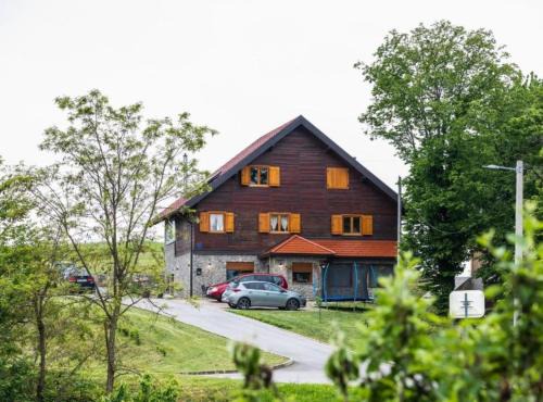 Cetingrad Apartment | Apartment Stone and Wood